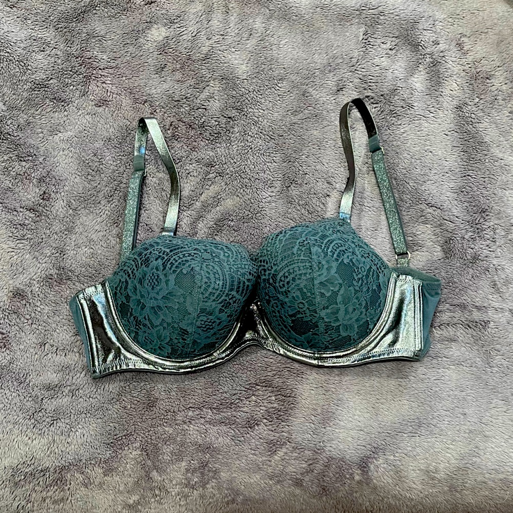 Victoria’s Secret bra
